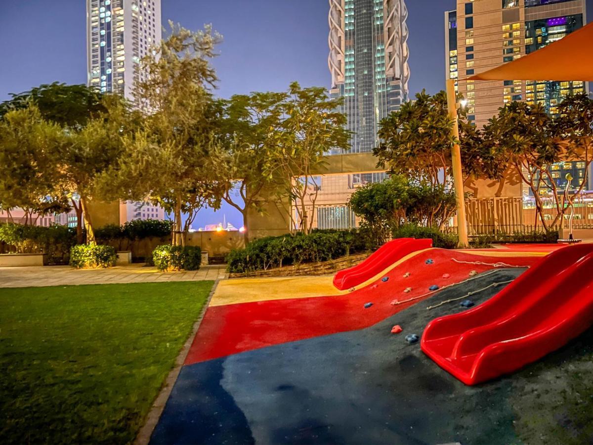 Апартаменты Cosmos Living Downtown Дубай Экстерьер фото